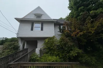 66 Linwood Ave 1