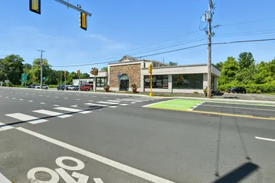 48 Damon Rd 1