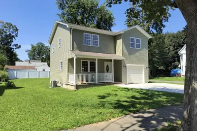 21 Allen Avenue 1