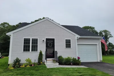 39 Bumblebee Dr 1