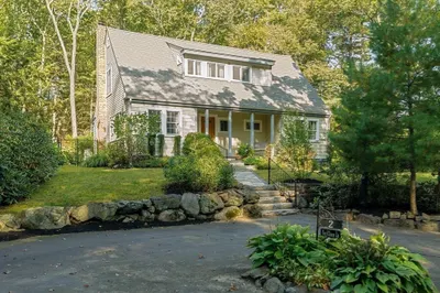 2 Fox Chase Ln 1