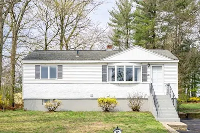 19 Tremlett Rd 1