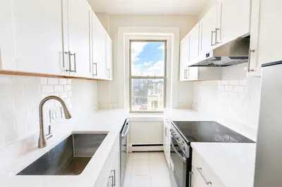 15 Colborne Rd #PH 1