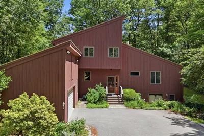 297 Reedy Meadow Rd 1