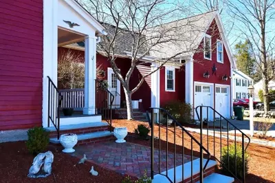530 Pond St 1