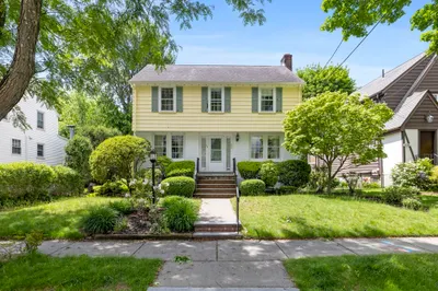 102 Oakdale Road 1