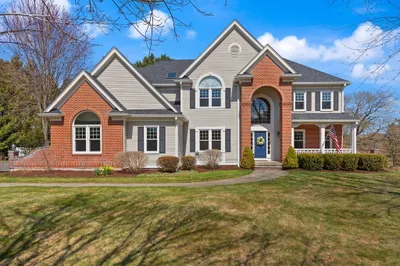 20 Comstock Dr 1