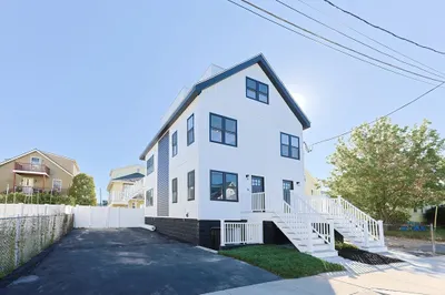 9 Trout Ave #2