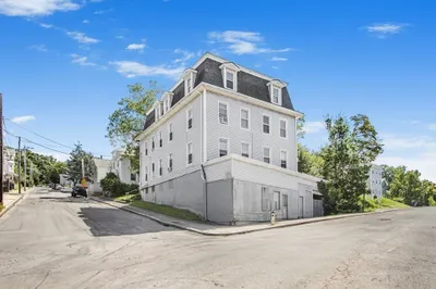 591 North Main Street 1