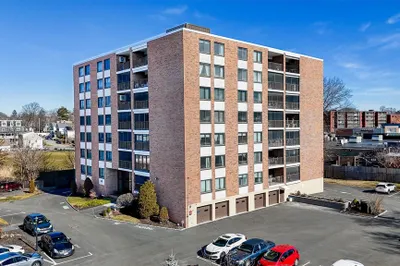 49 Melrose St #4B 1