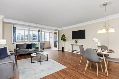 2 Hawthorne Pl #8O