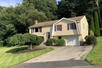 10 Nottingham Ln 1