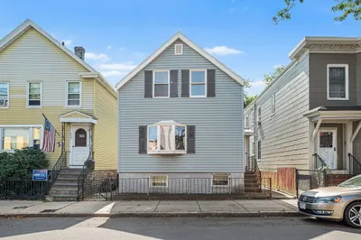 637 Saratoga St