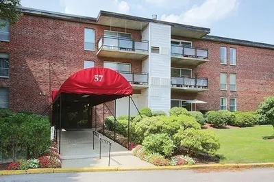 57 Broadlawn Park #14B 1