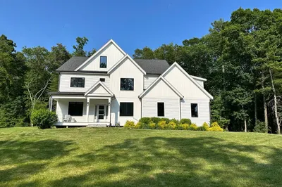 7 Liberty Ln
