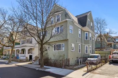 7 Simpson Ave 1