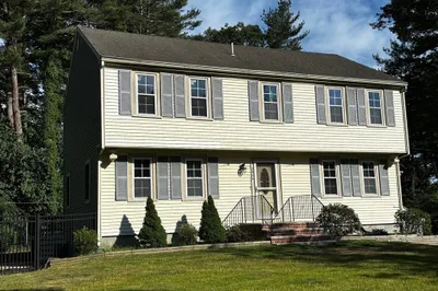 290 Center St 1
