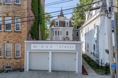 84 Oak St 1