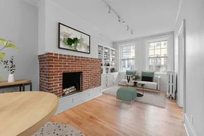 132 Myrtle St #2