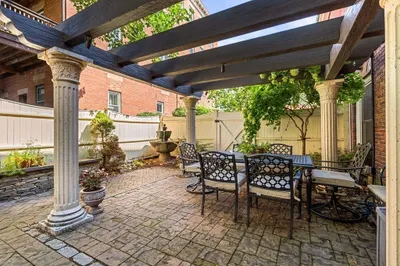 10 Forrester St #2 1
