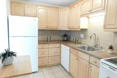 84 Summer Ave #10 1