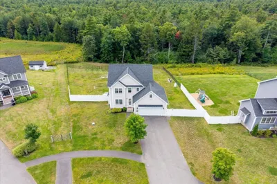 19 Lighthouse Ln 1