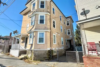 25 Adams St 1