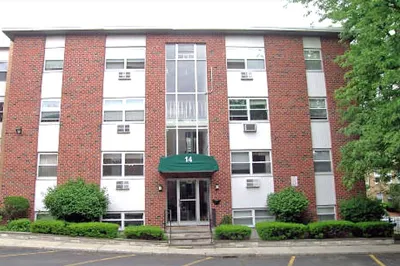 14 Commonwealth Court #16