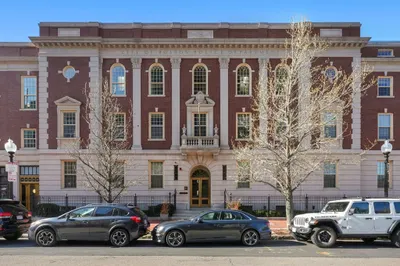 7 Warren Avenue #12
