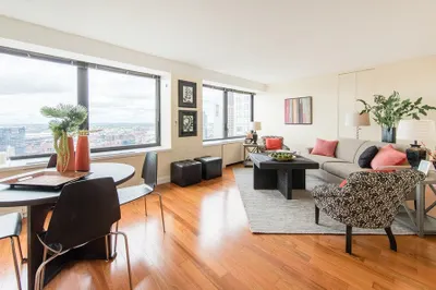 85 East India Row #32E 1