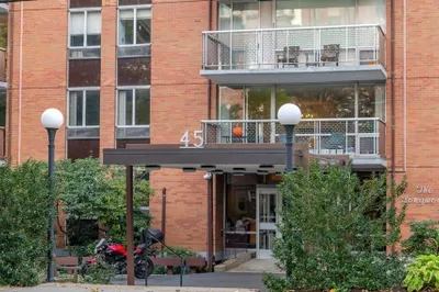 45 Longwood Ave #703
