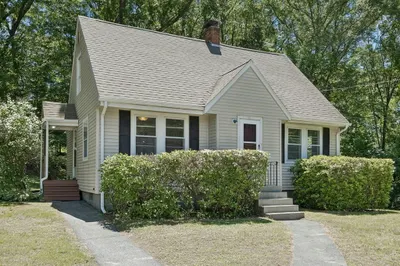 161 E Main St