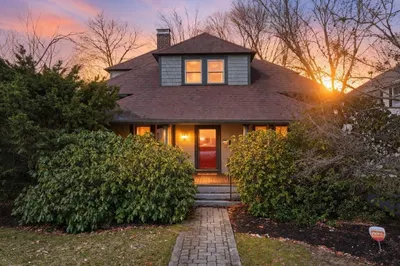 383 Manning Street