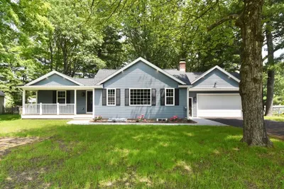 207 Hazardville Rd