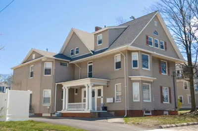 186 Summit St