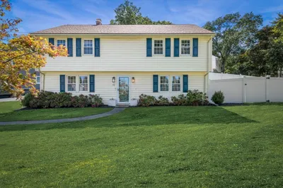 12 Freedom Rd