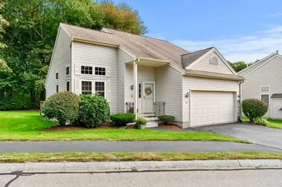 25 Heather Dr #32` 1