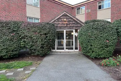 17 Weld St #66 1