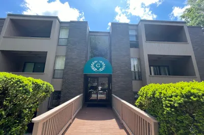 60 Shrewsbury Green Dr #G 1