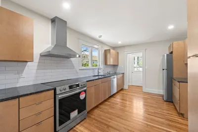 18-20 Holden Road #18