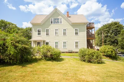 18 Steele St
