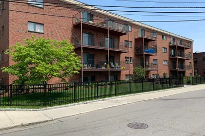 26 Waverly Street #202 1