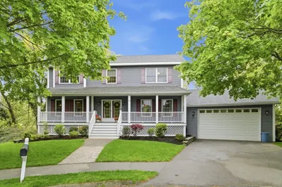 18 Oakridge Dr 1