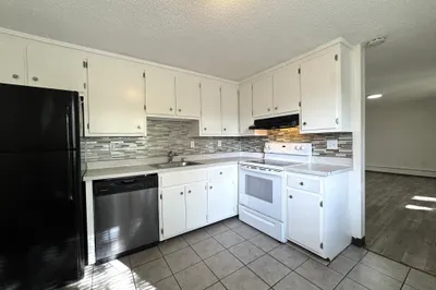 271 Humphrey Street #H10 1