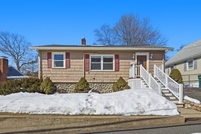 30 Longwood Rd