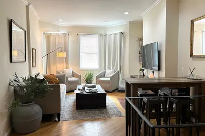 390 Riverway #8 1