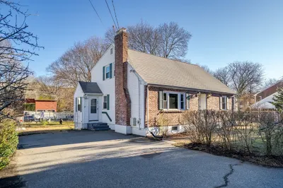 32 Oak St