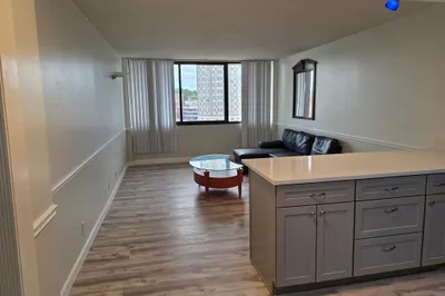 70 Southbridge St #811 1