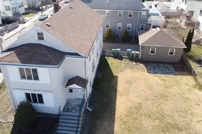 193 Willis Ave 1