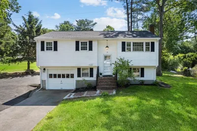 49 Elizabeth Dr